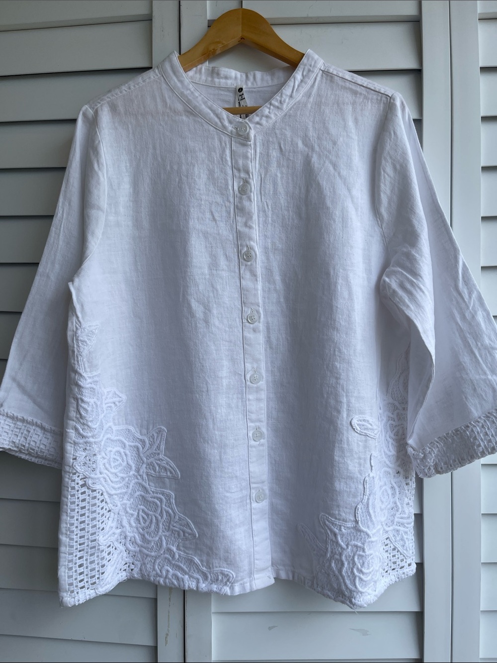 Leo & Nicole White Ramie Cotton Embroidered Button-Up Blouse Size: L NWT - Picture 6 of 13